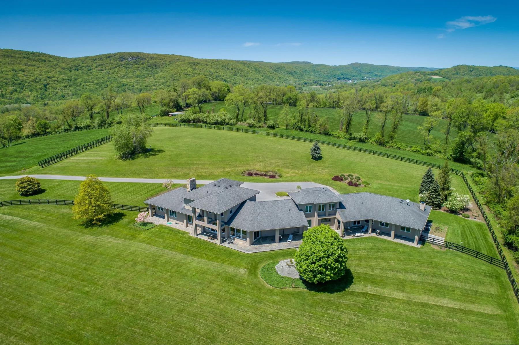 Rounded Crest Farm